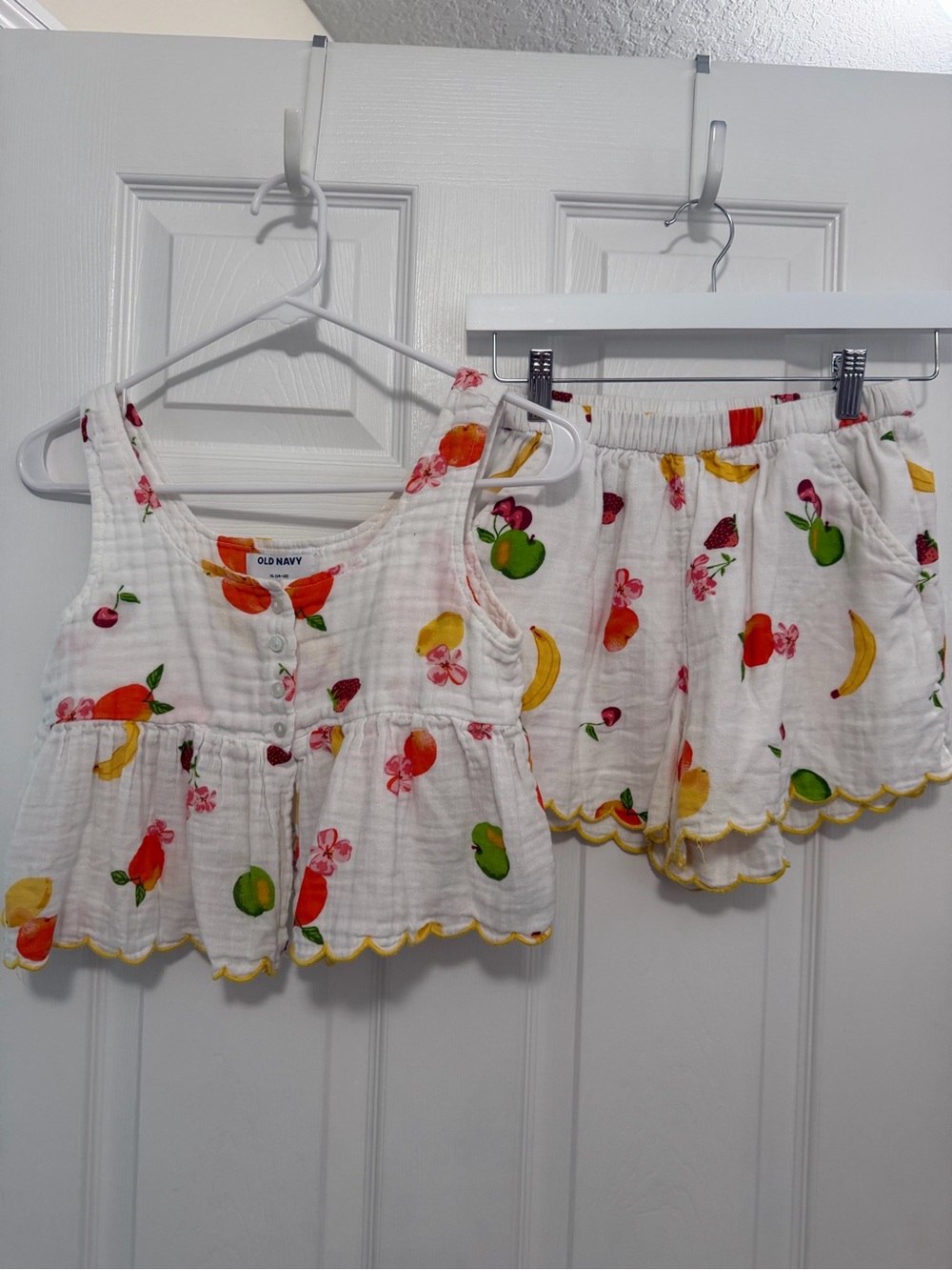 Girls Old Navy Fruit Print Two-Piece Tank & Shorts Set